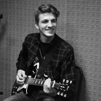 Андрій Кобзар